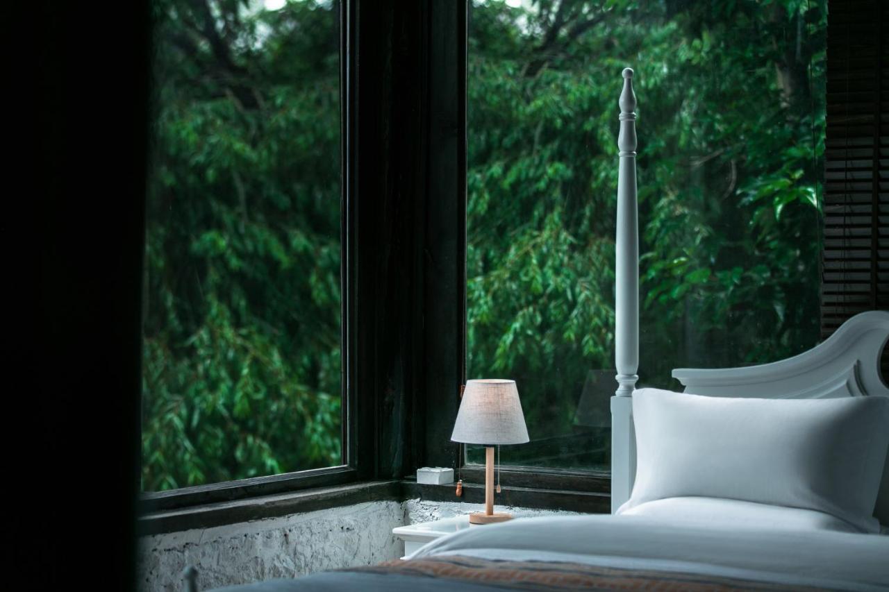 Adonis Lijiang Homestay *