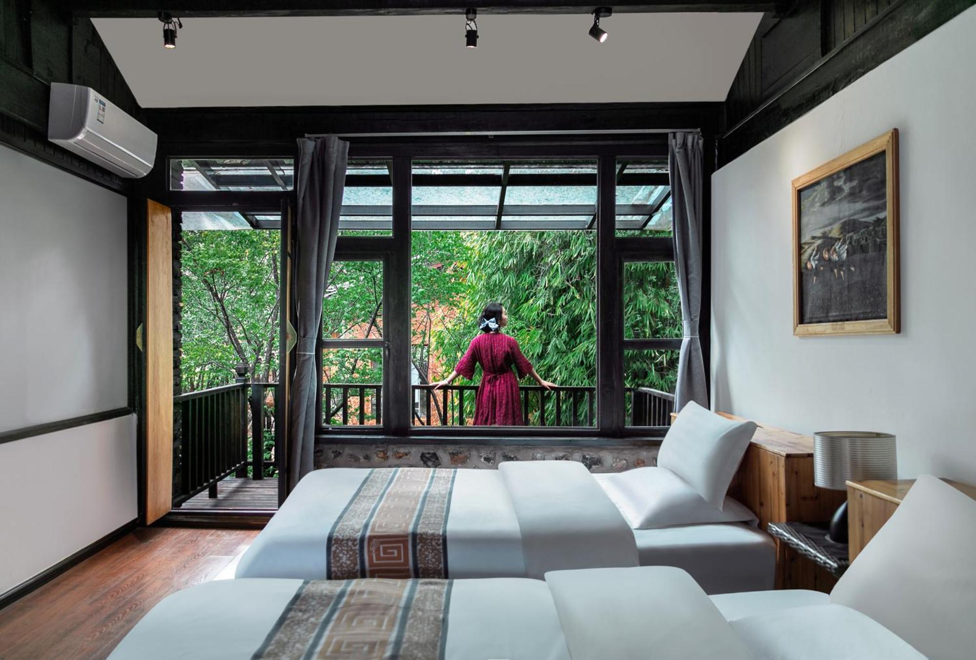 Adonis Lijiang